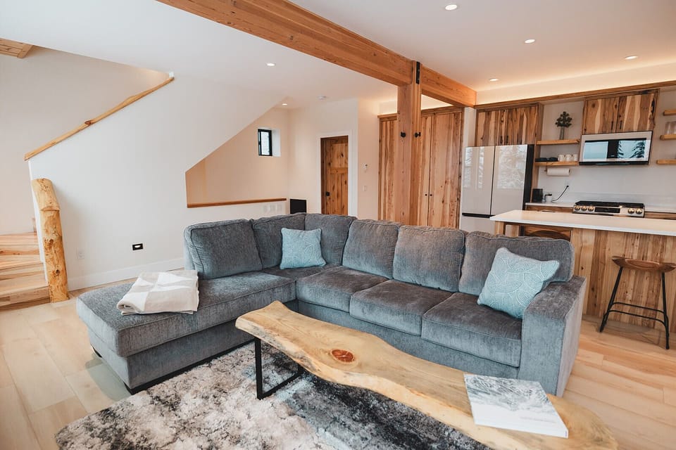 The living room offers a pull out mattress here.