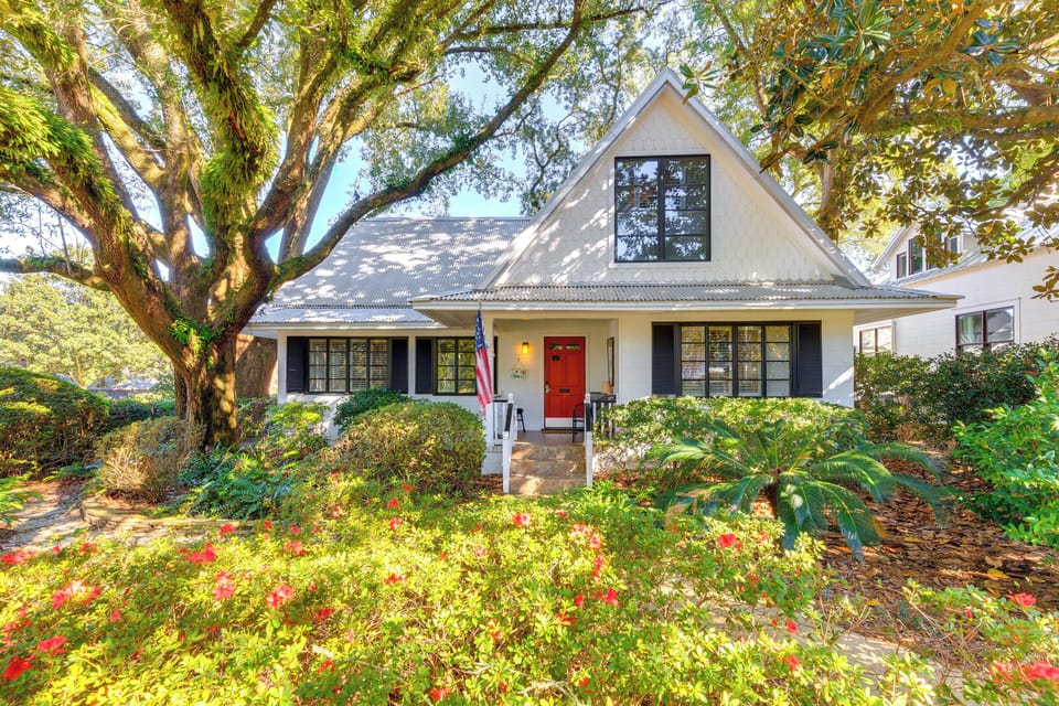 Fairhope Vacation Rental | 3BR | 3BA | 2,672 Sq Ft | 3 Steps to Enter