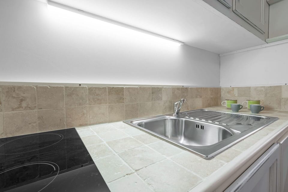 Autumn, Kitchen, Living Room, Spring, Summer