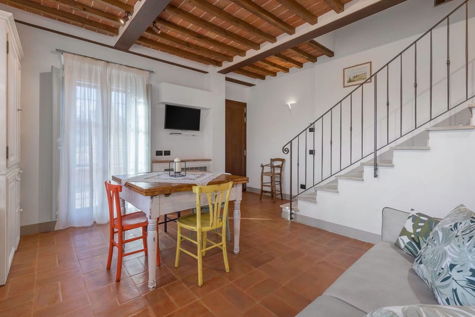 Autumn, Kitchen, Living Room, Spring, Summer