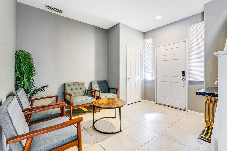 Large entry with seating
