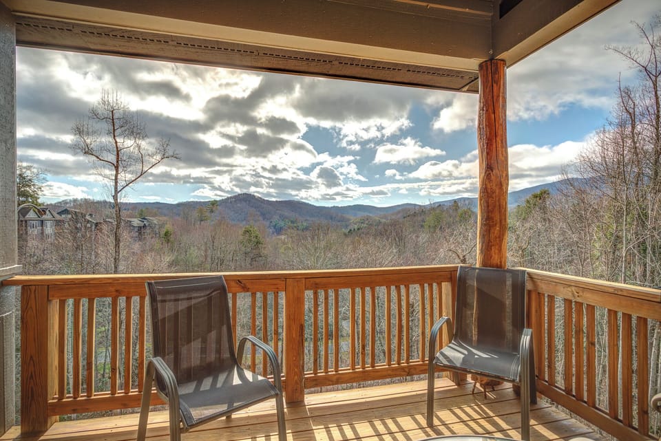 Deck Area---Mountain View