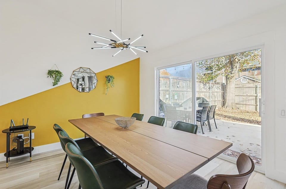 With a variety of serving dishes, cutlery, place settings, and glasses, this dining room offers a restaurant-like environment to accompany your meals!