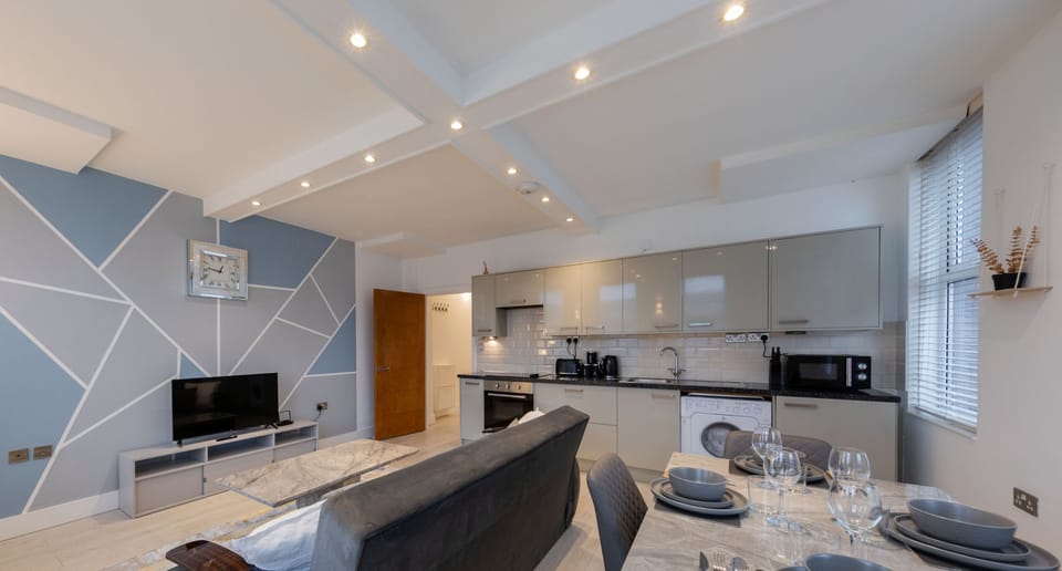 Lounge, Dining & Kitchen at Livra Estate Short Lets & Serviced Accommodation
