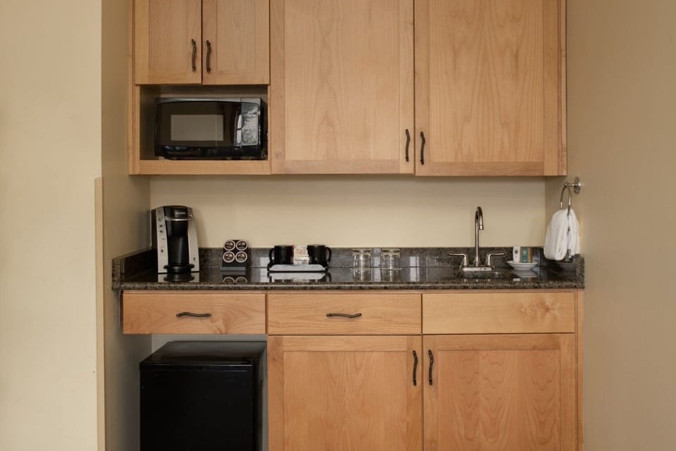 Start mornings with fresh coffee from your convenient kitchenette