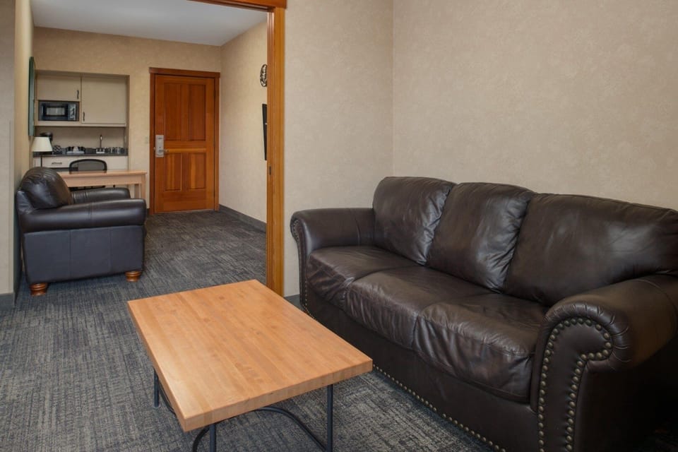 Fix quick breakfasts in the handy kitchenette before heading out.