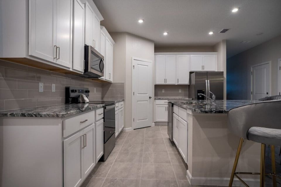 Full Kitchen
