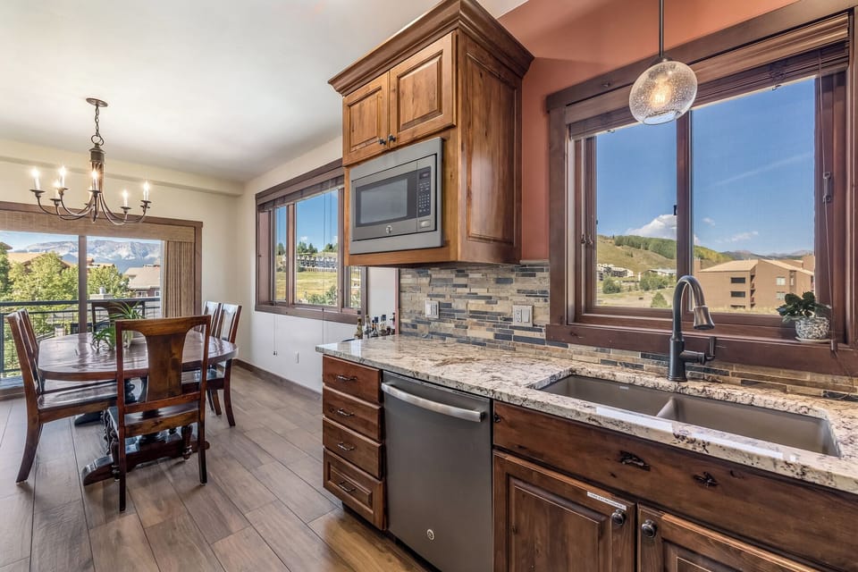 Open floorplan for easy entertaining