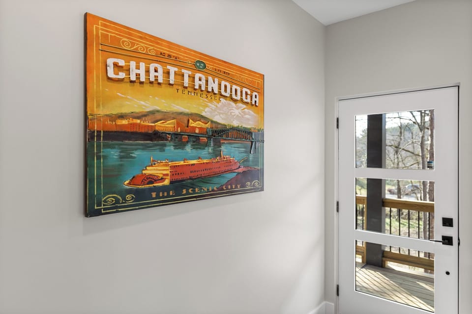 🏡The Owl’s Hollow🏡 Open Concept Living Room with 65" 4K Flat Screen (3)