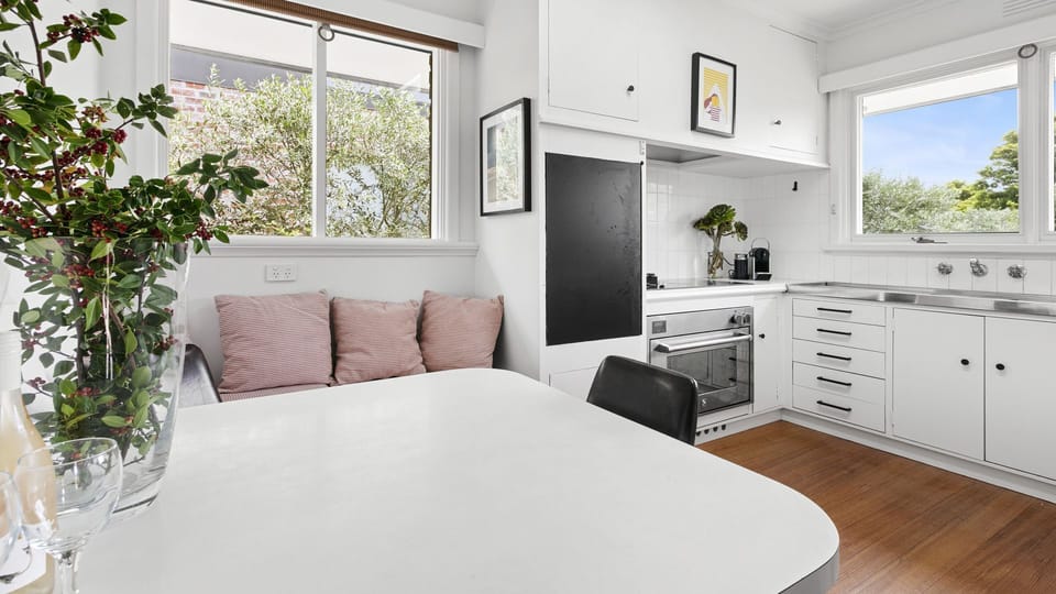 Kitchen with breakfast table and bench seat