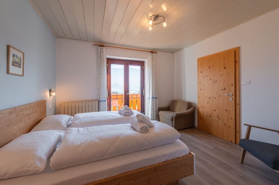 Second bedroom