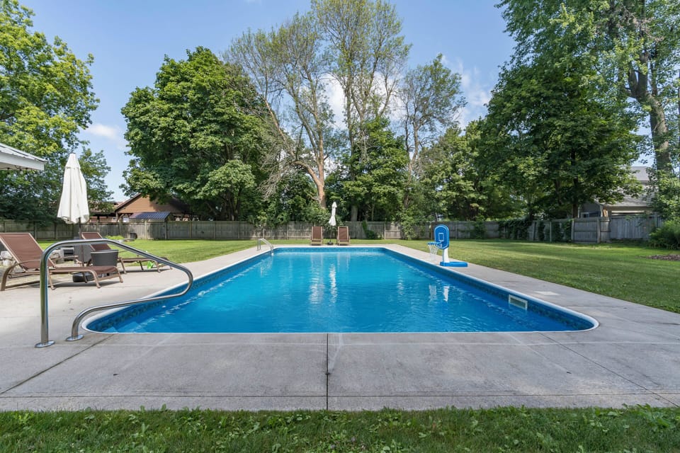 Heated pool