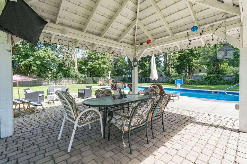 Outdoor dining area