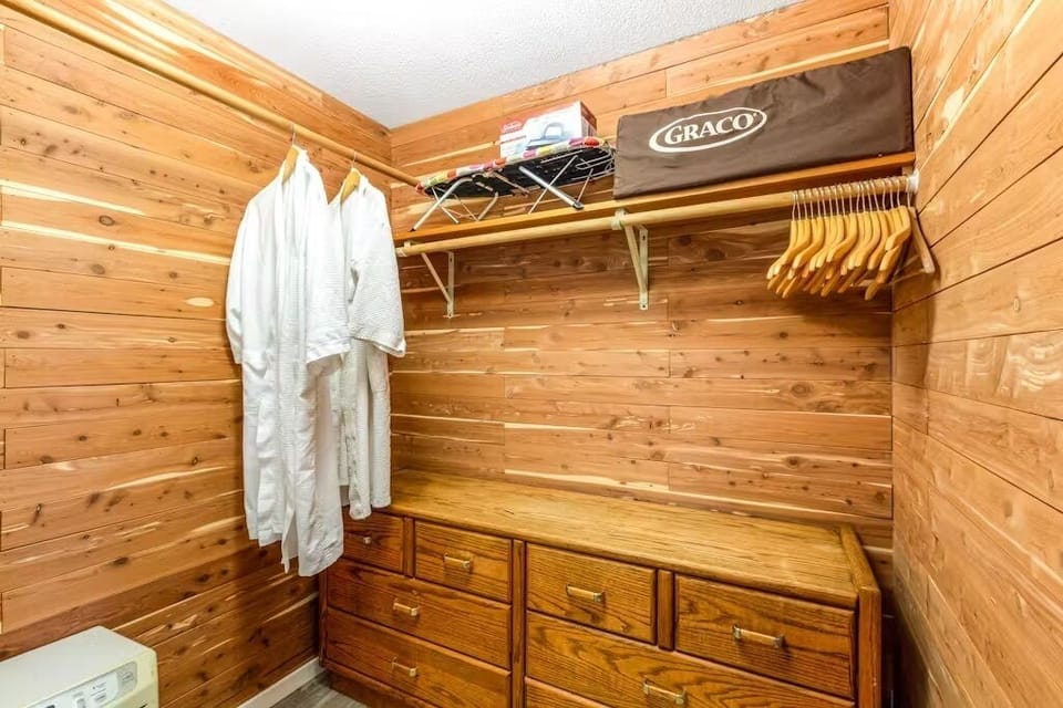 Harbor20View20Closet