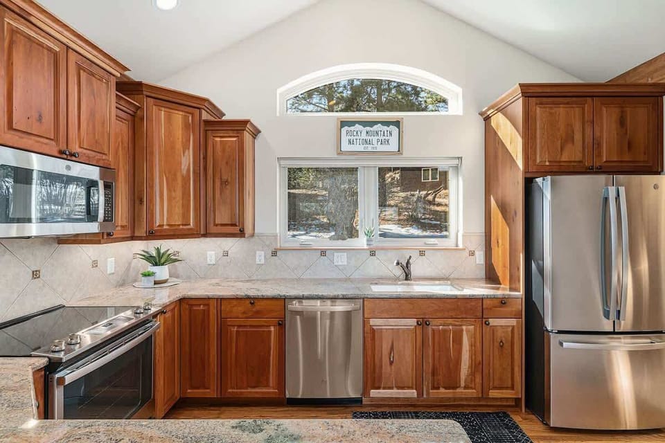 Full kitchen