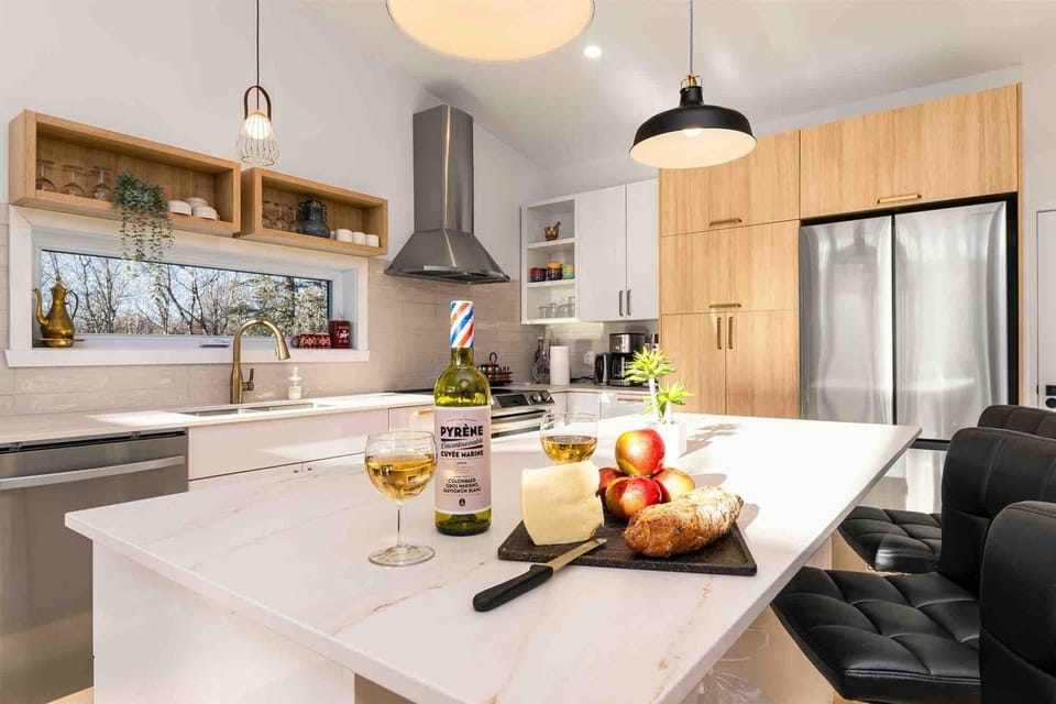 Gather, cook, and share where meals are made with love and a view to match.