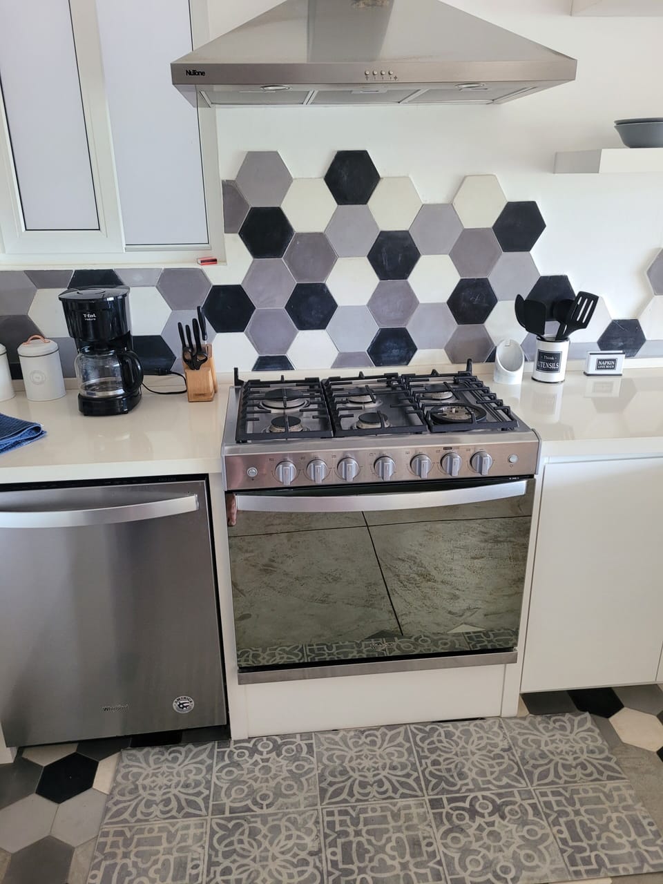 Every convenience in the Upgraded new kitchen, fully equipped!