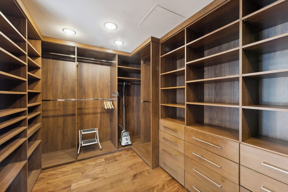 Primary Suite - Walk-in Closet
