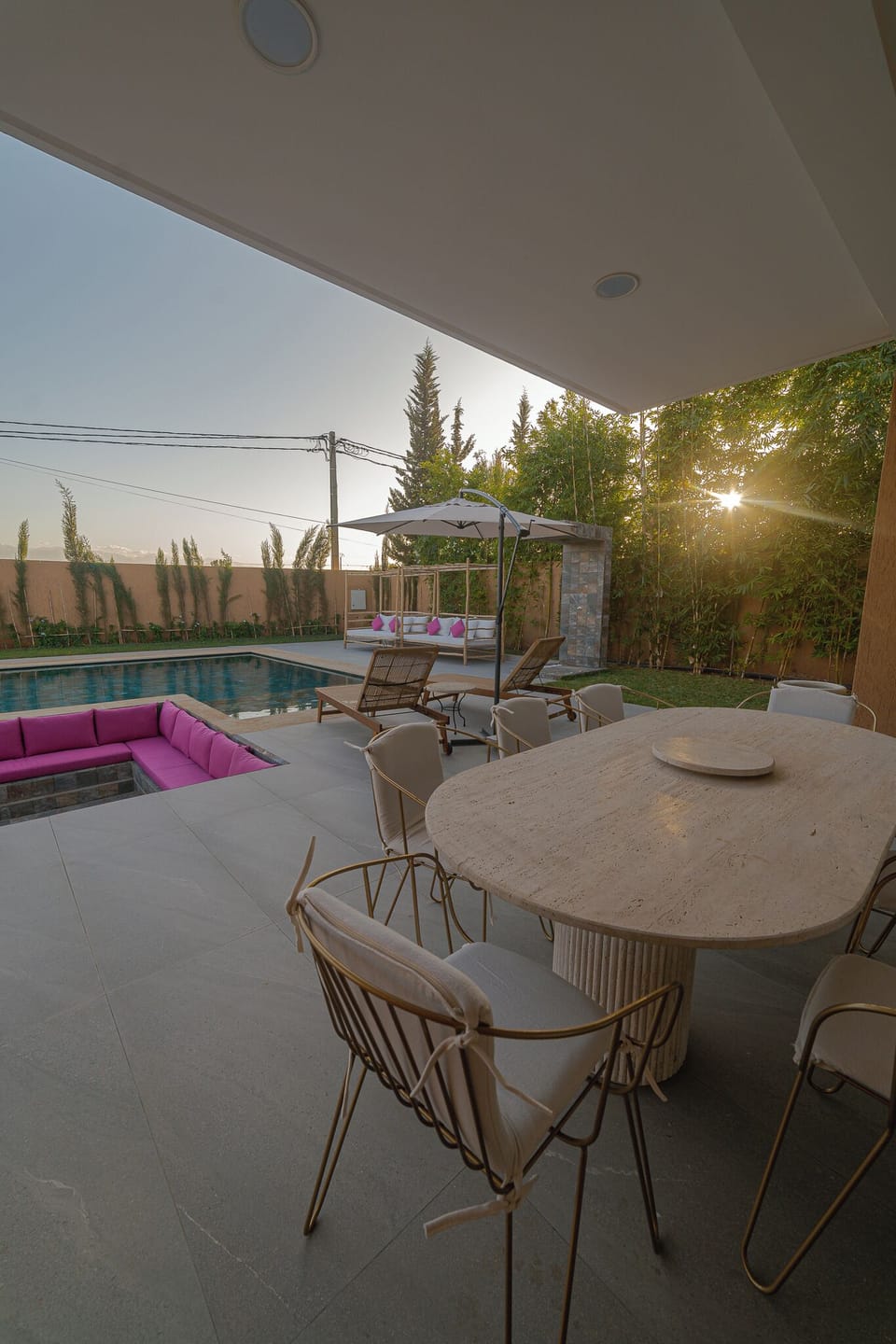 Outdoor dining