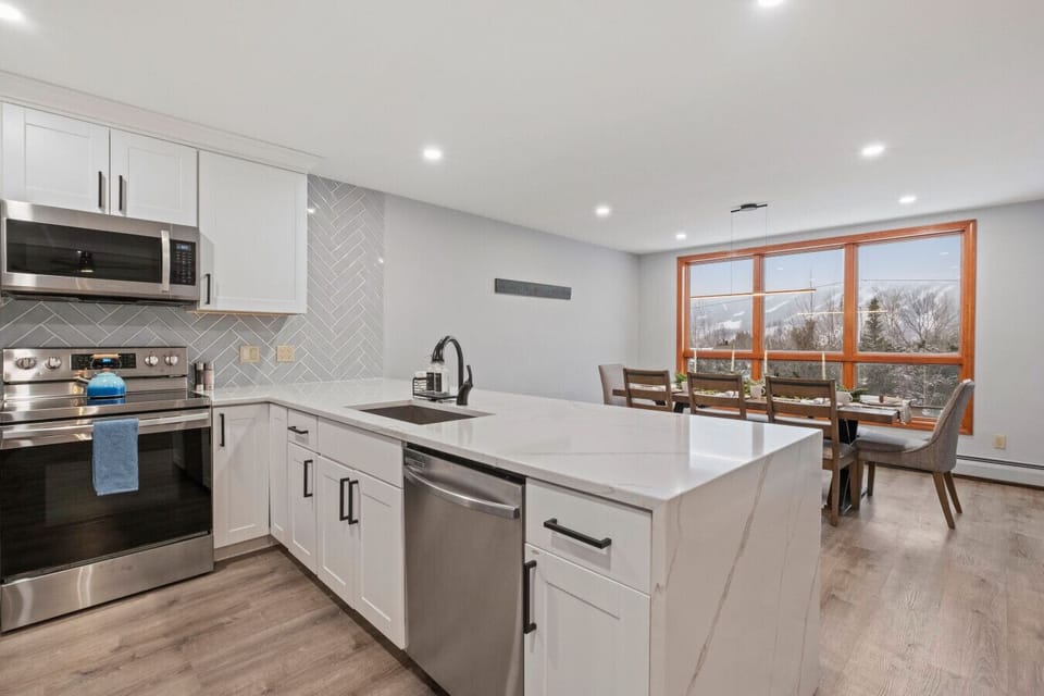 Modern kitchen with amazing views, fully equipped for your culinary adventures