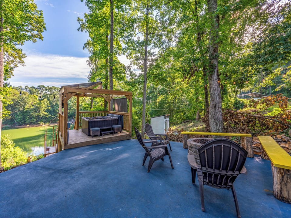 Outdoor Oasis: Fire Pit, Hot Tub, and Mini Golf Course!