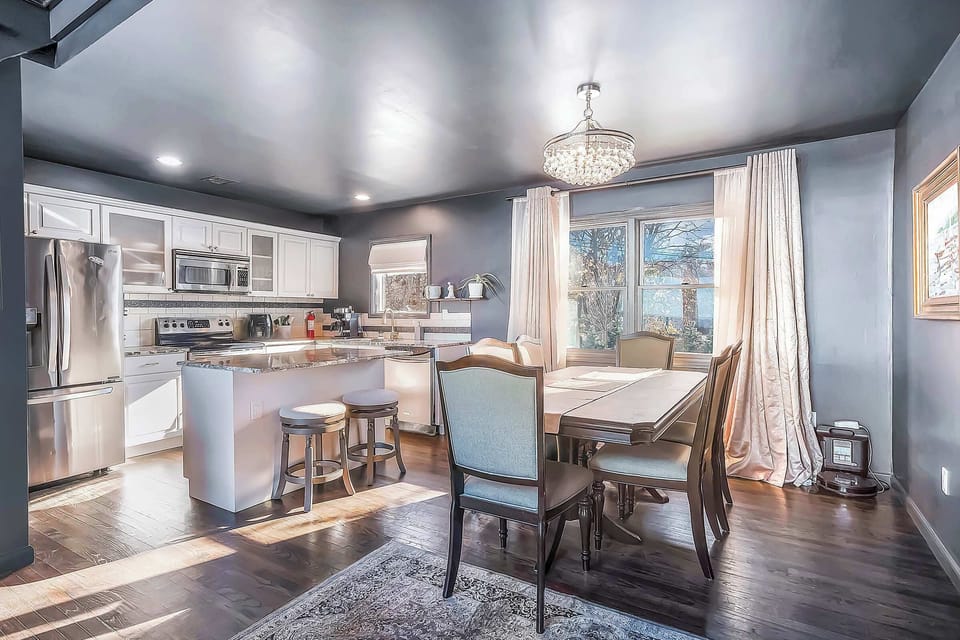 Dining area adjacent to the kitchen