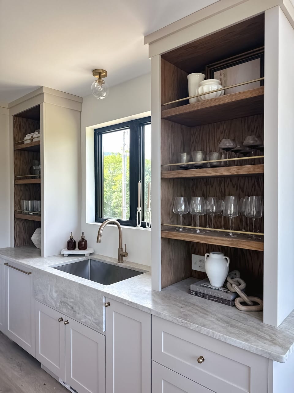 Kitchen sink with hutches