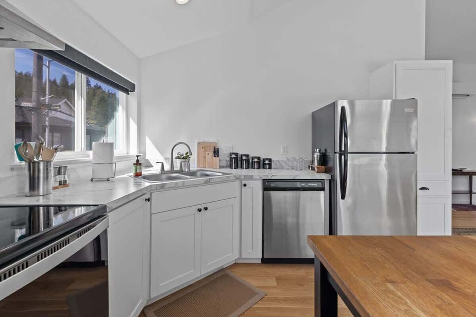 Kitchen. 