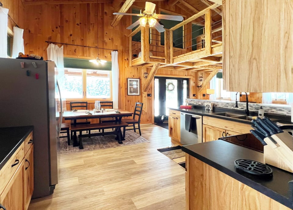 Kitchen, dinning room area