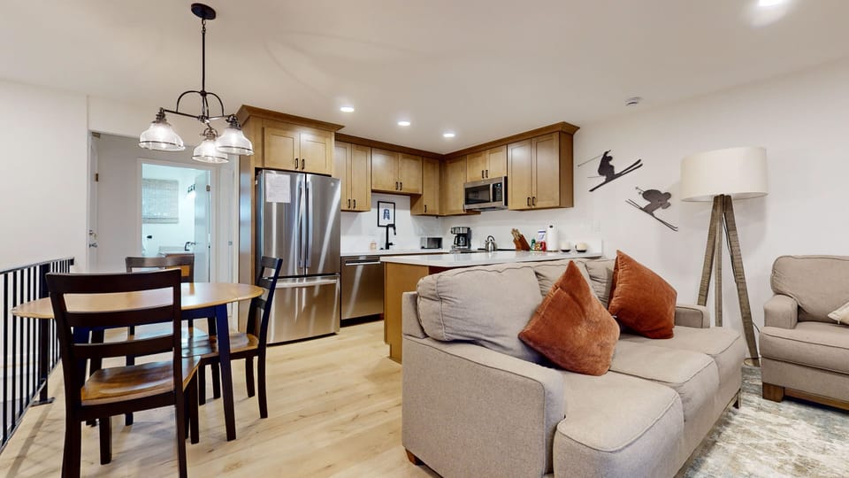 Home Decor, Indoors, Dining Room, Dining Table, Furniture