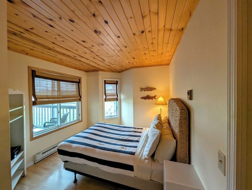 Queen Bedroom #2