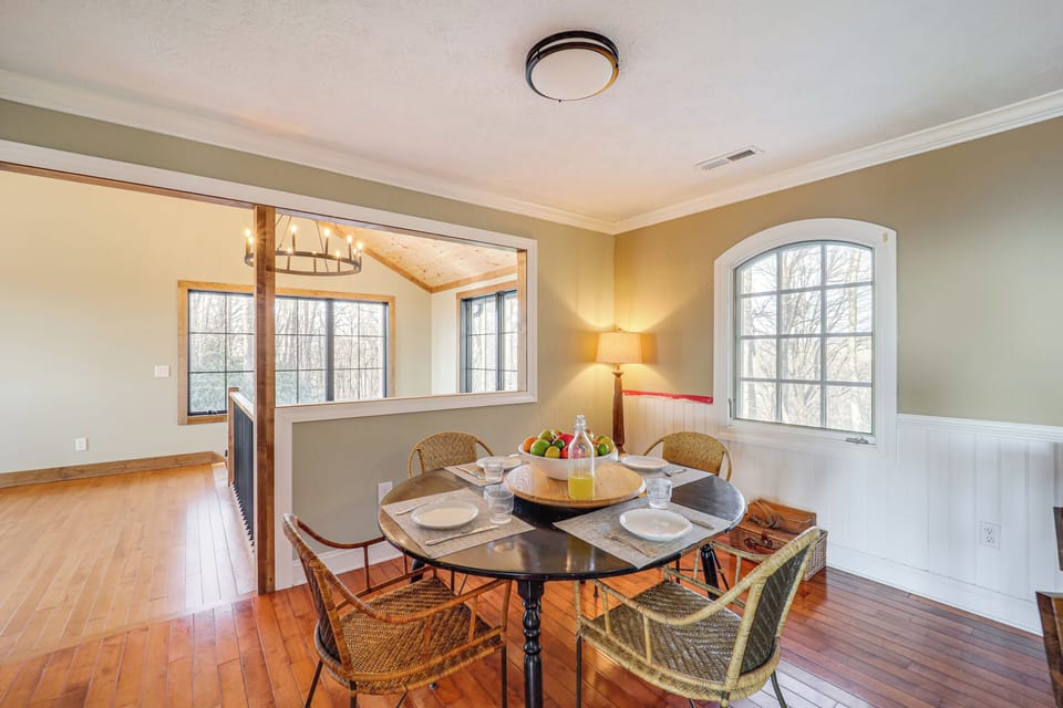 Breakfast Nook | Upper Level