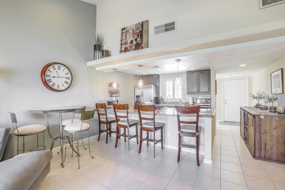 Dining Area | Dishware & Flatware Provided | Central A/C & Heat