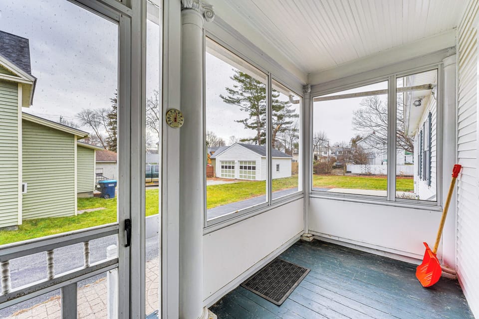 Screened-In Porch