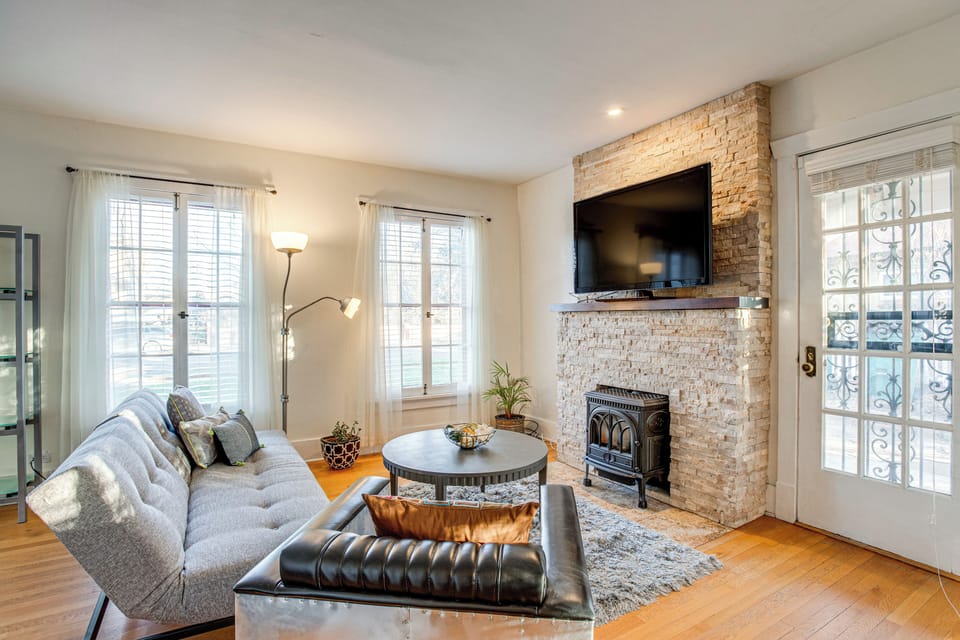 Englewood Vacation Rental | 3BR | 2BA | 2,400 Sq Ft | Small Steps to Enter