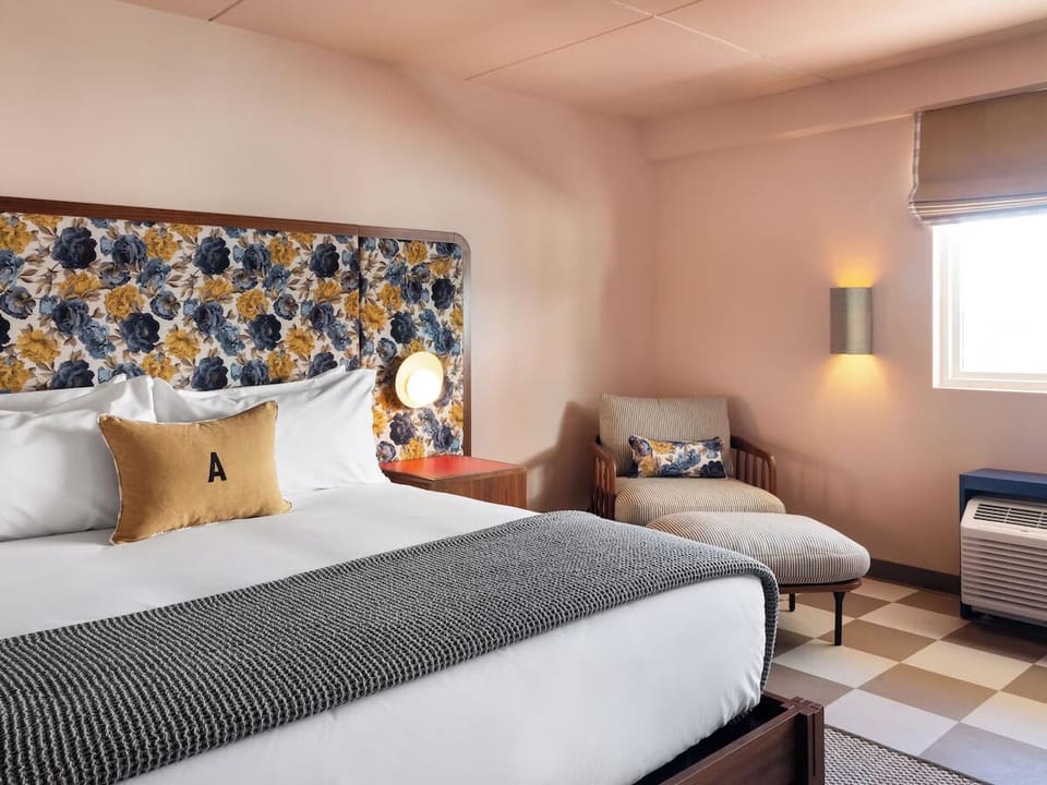Unit with King size bed