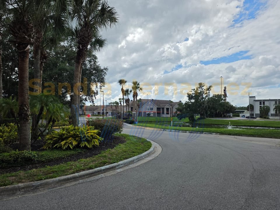 Wide green areas to relax, and a lovely lake where ducks come by to visit.