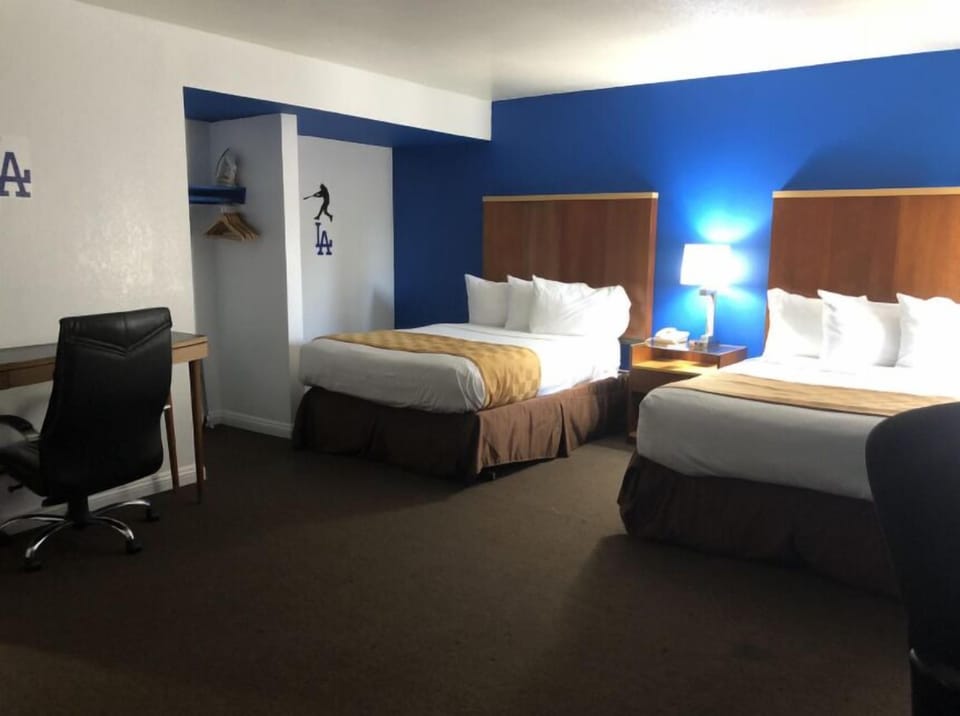 Unit with 2 Queen beds.Exact unit will be assigned upon arrival.