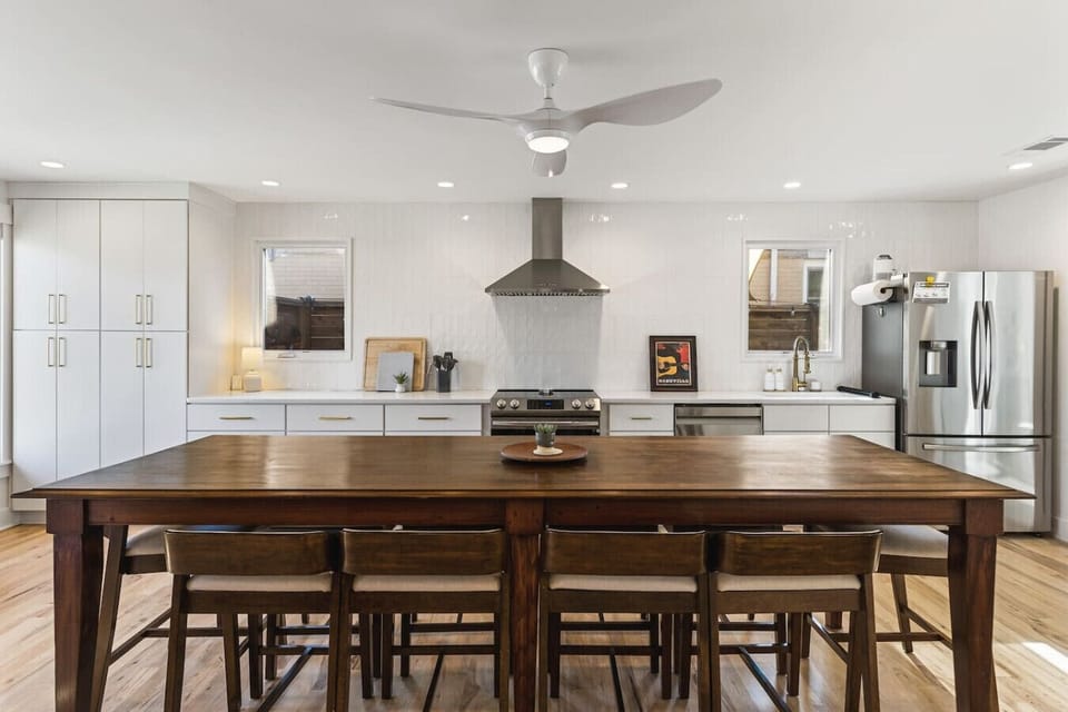 Large dining space to host and enjoy meals together.