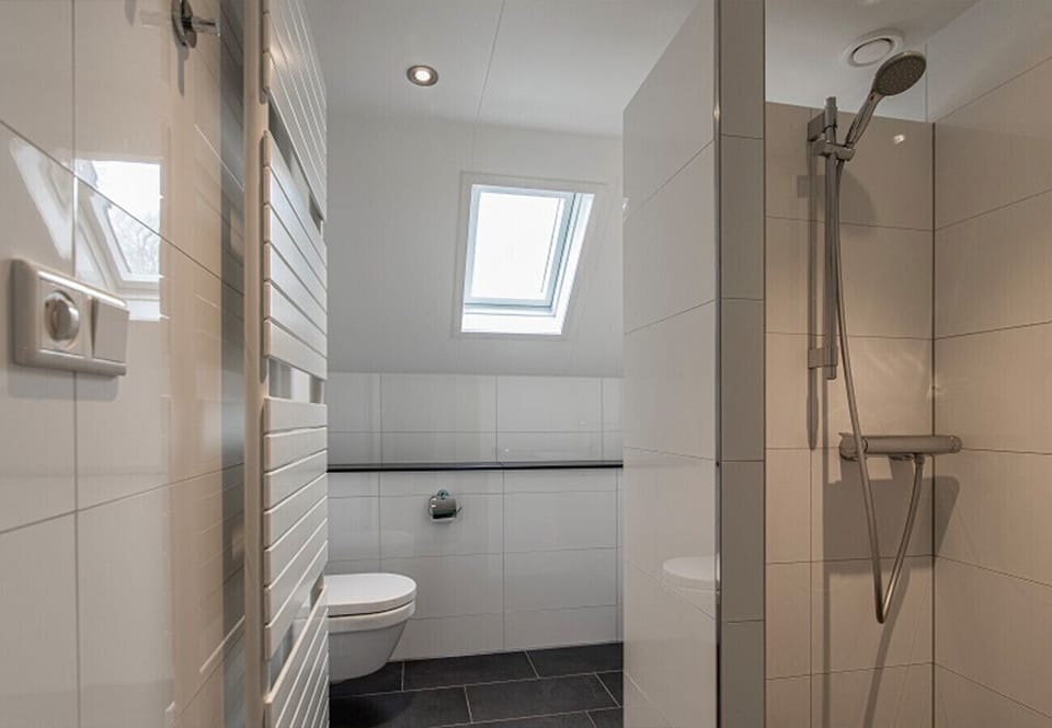 Bungalowpark Simpelveld – Delta 108 EEZZ Toilet and Bathroom