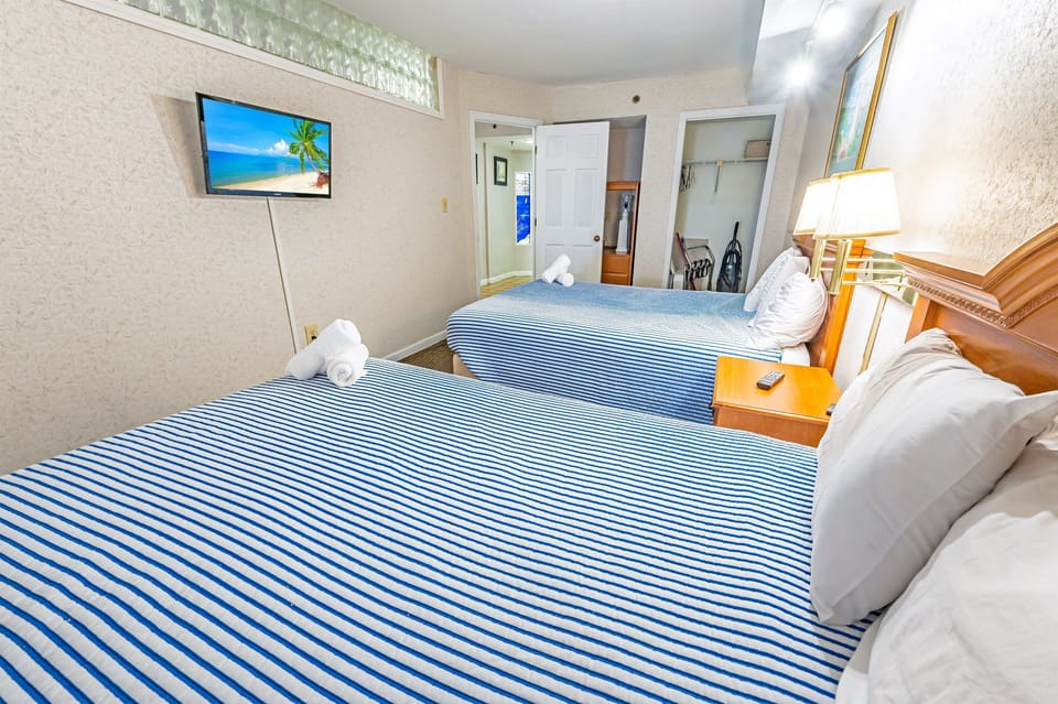 Guest bedroom