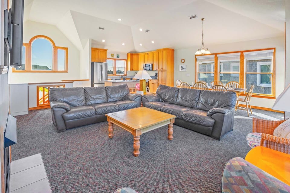 Surf or Sound Realty - 1215 - Island Mist - Great Room -4