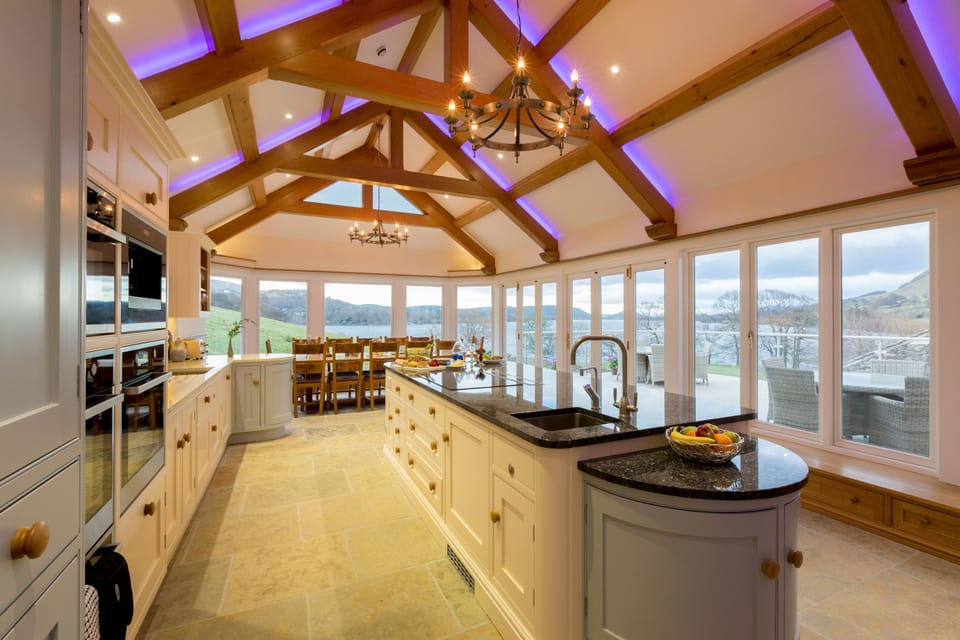 Waternook - Kitchen & Dining Area