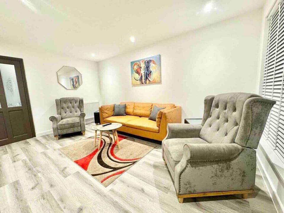 Seating Area

Bellaire Stays
E: bookings@bellairestays.co.uk
D: +44 (0) 1233427815
M: +44 (0) 7484312887