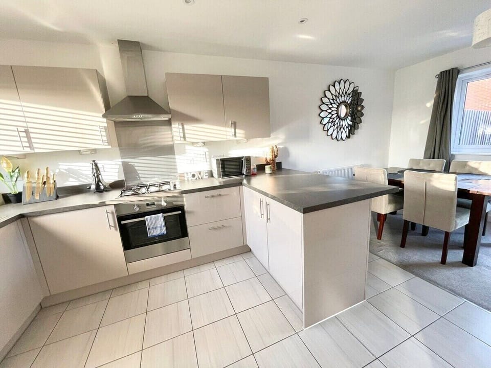 Spacious equipped kitchen. 

Living area

For more information, or to discuss rates contact:
Bellaire Stays
E: chantelle@bellairestays.co.uk
M: +44 (0) 1233427815