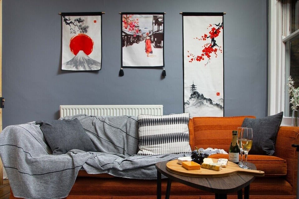 Living Room / Lounge