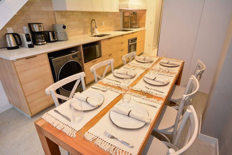 Kitchen or kitchenette,Dining area