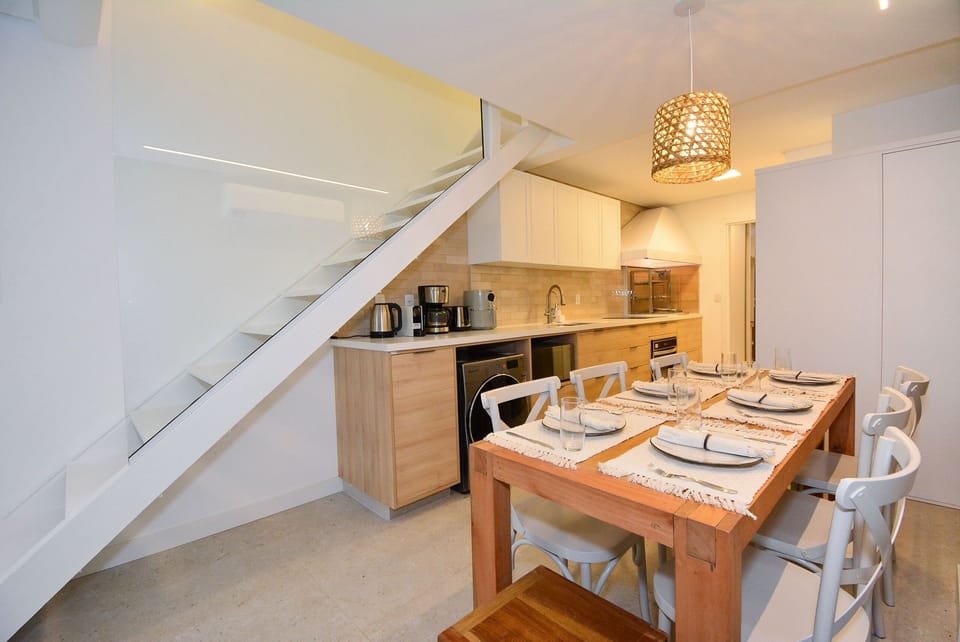 Kitchen or kitchenette,Dining area