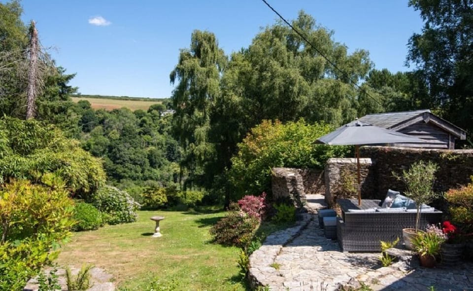 Patio area with garden view over valley