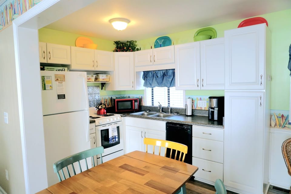 Eat-in Kitchen